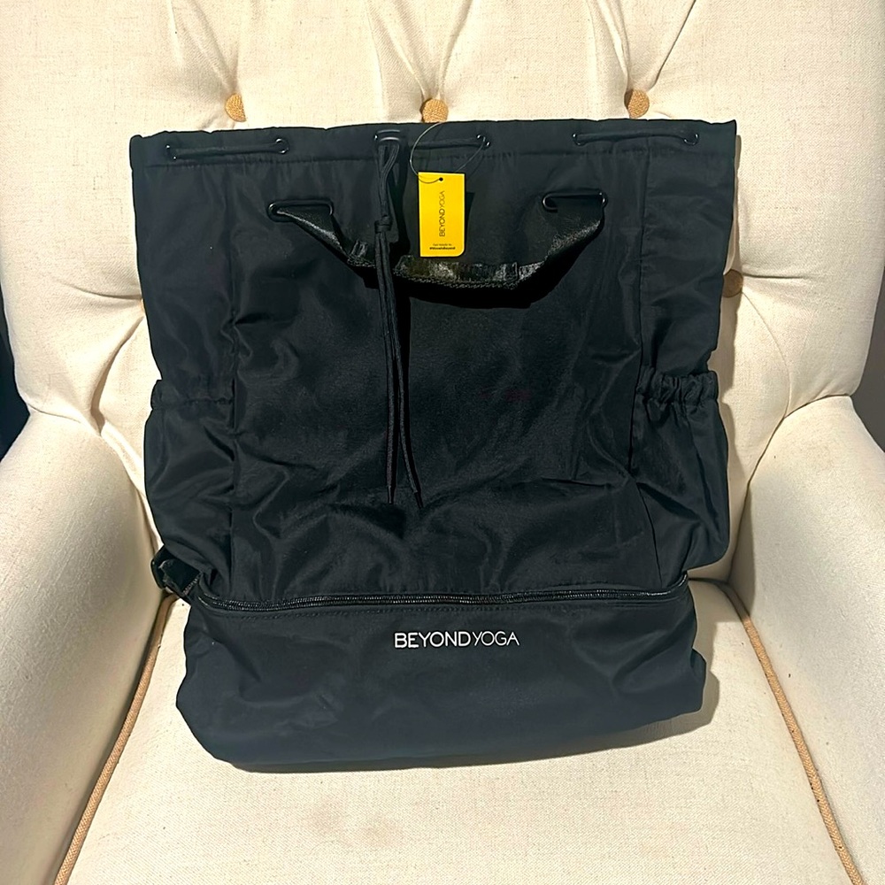 Beyond Yoga convertible gym bag NWT
